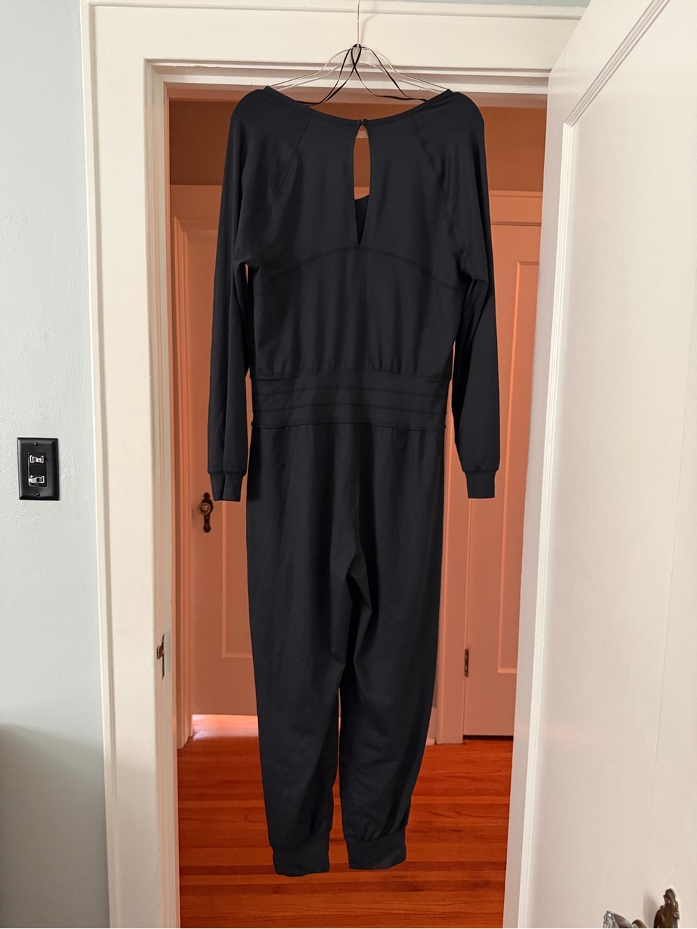 NWT - Sweaty Betty Gaia Black V‑Neck Long‑Sleeve Jumpsuit - size large - Picture 6 of 10